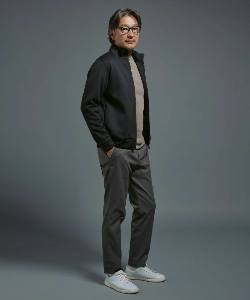 オールウェザーストレッチツイル テーパードスラックス【FLAT】