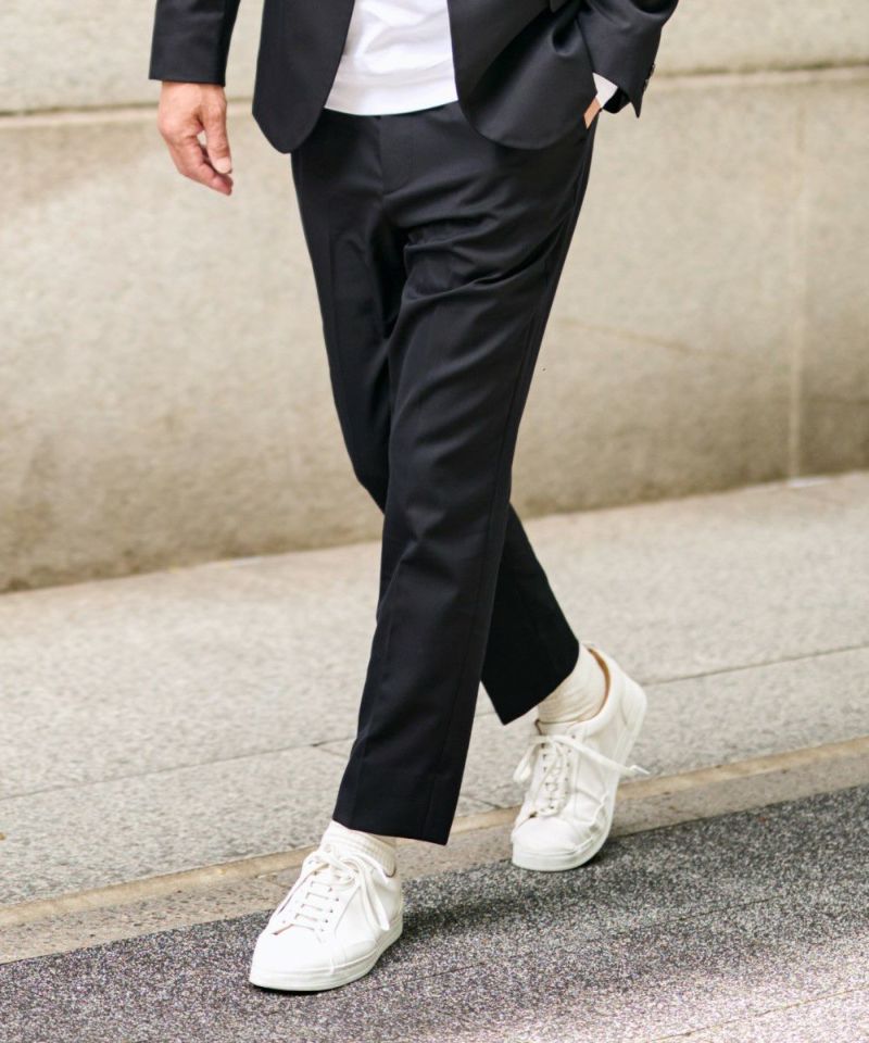 ストレッチ テーパードスラックス【FLAT】