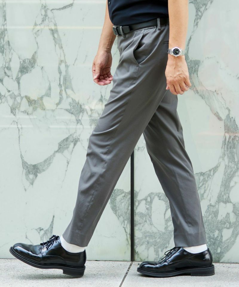 オールウェザーストレッチツイル テーパードスラックス【FLAT】